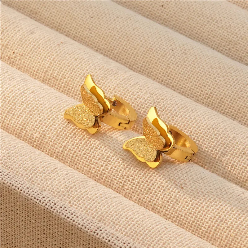 Aretes argolla de mariposa