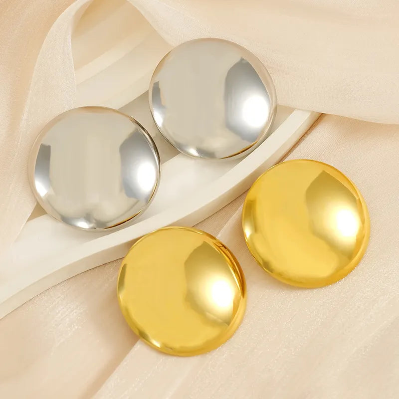 Aretes de tachuela lisos plateado