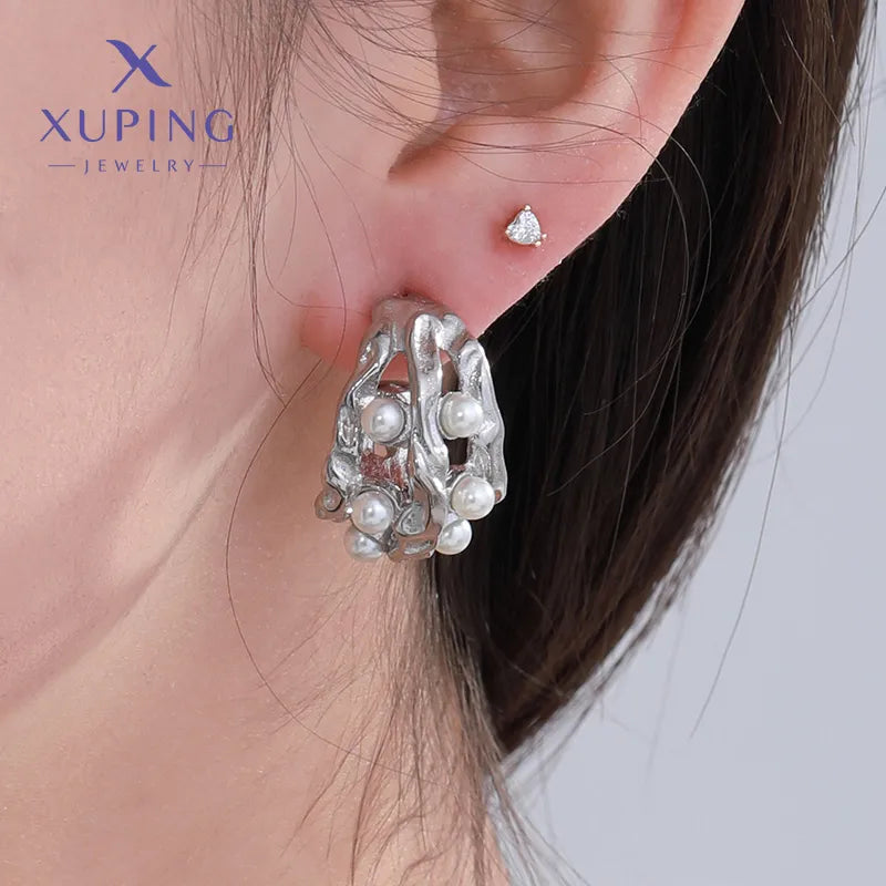 Aretes argollas con perlas plateado