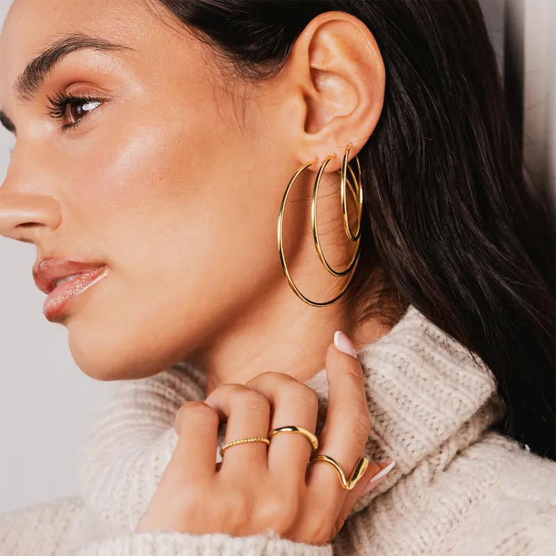 Aretes argollas basicas de 3.3 cm dorado