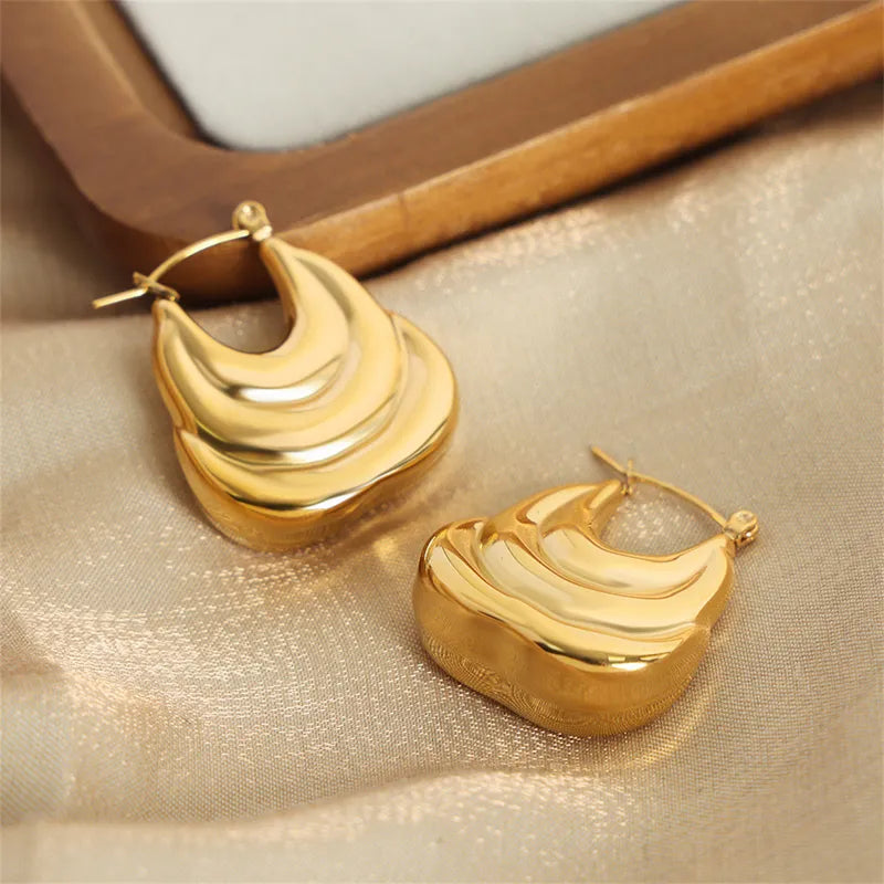 Aretes gradas textura-dorado