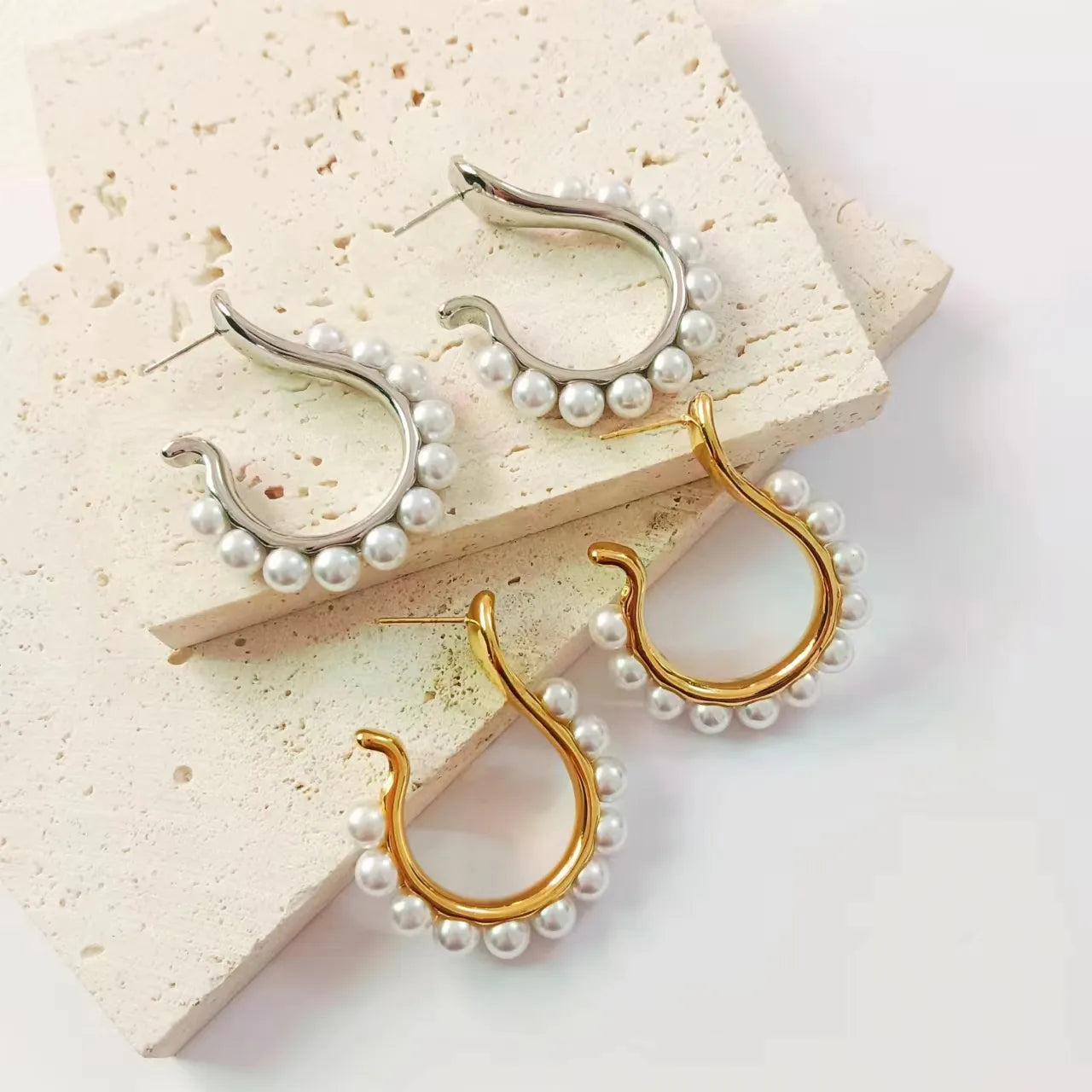 ARETES ARGOLLAS PERLAS EN J PLATEADO