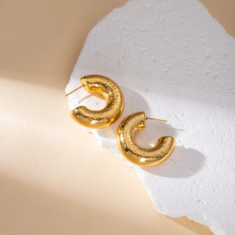 ARETES ARGLLA CHUNKY TEXTURA DORADO