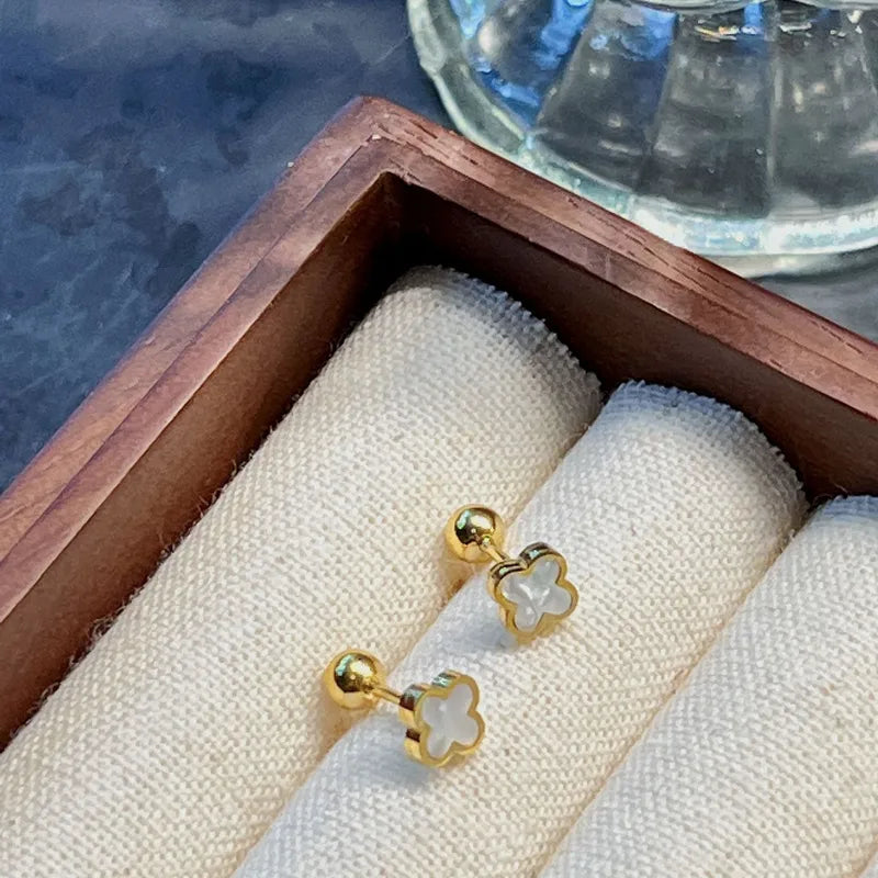 ARETES ORTOPEDICOS DE TREBOL BLANCO DORADO