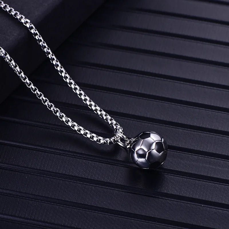 CADENA CON DIJE DE FUTBOL PLATEADO