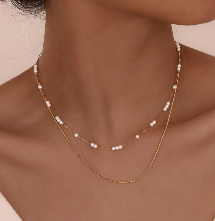 LAYER DOBLE DE PERLAS CON CORDON DORADO