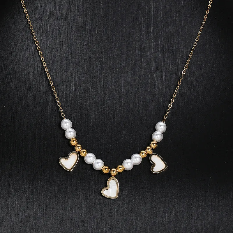 CADENA PERLAS Y CORAZONES BLANCOS