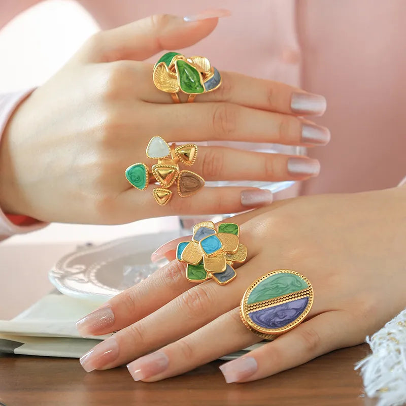ANILLO MULTICOLOR FORMA SOL IRREGULAR DORADO