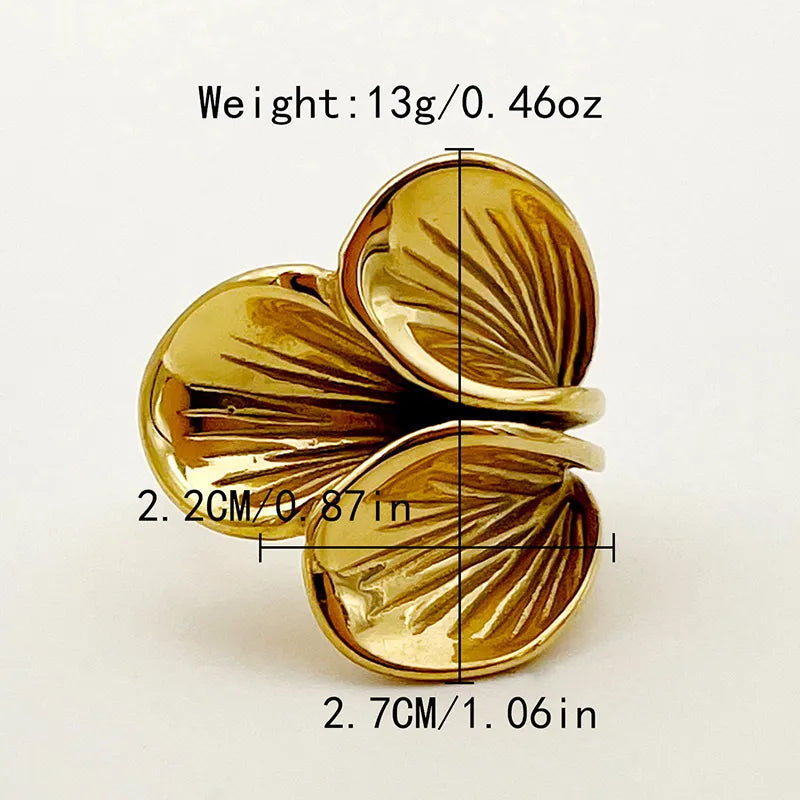 Anillo grande de hojas