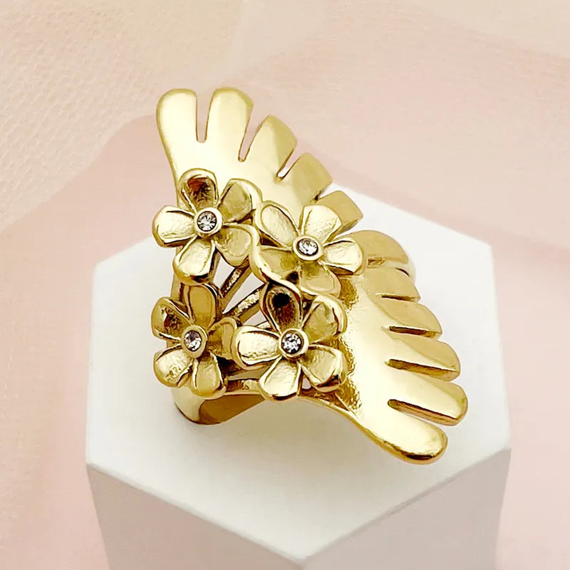 Anillo de flores con zircones grande