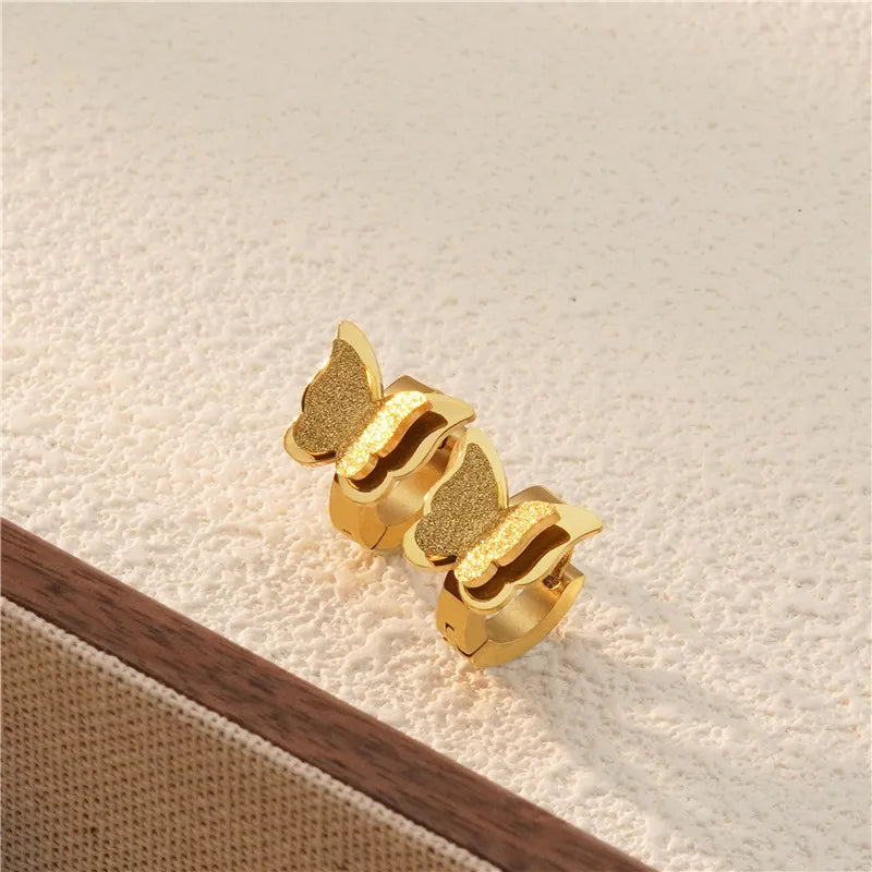 Aretes argolla de mariposa