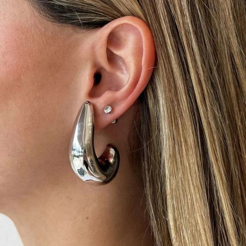 Aretes en J chunky plateado