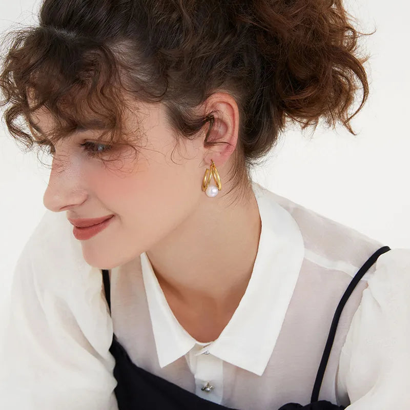 ARETES ARGOLLA DOBLE CON PERLA DORADO