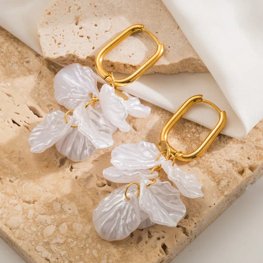 ARETES DE FLOR NACARADA DORADO FIESTA