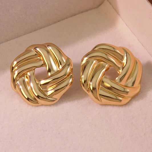 ARETES TIPO CANASTA DORADOS