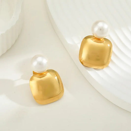 ARETES CUADRADOS CON PERLA