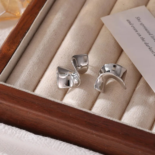 ARETES PLATEADOS PEQUEÑOS
