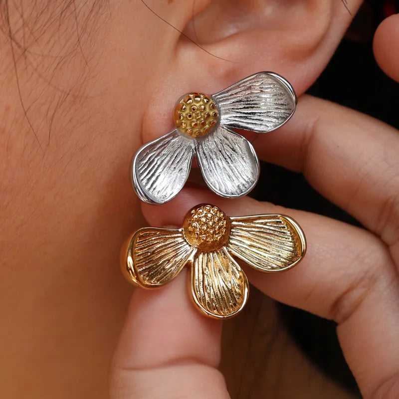 ARETES DOBLE COLOR DE FLOR PLATEADO