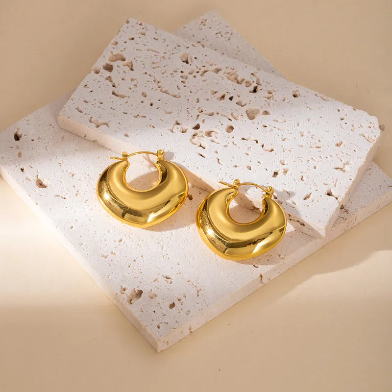 ARETES ARGOLLA EN V CHUNKY DORADO