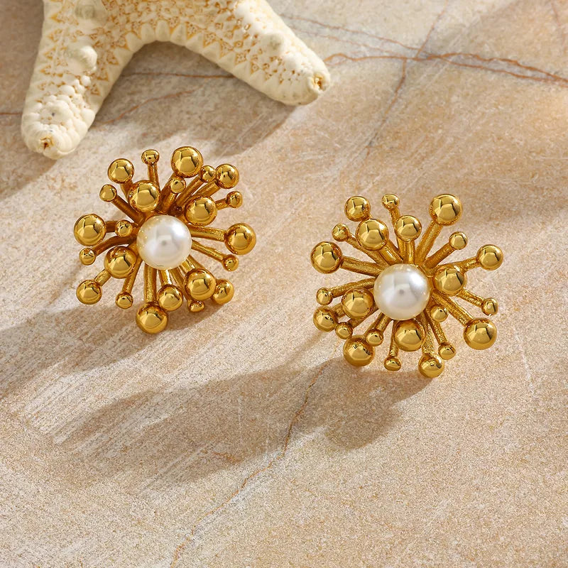 ARETES FLOR CON BALINES DORADO PERLA