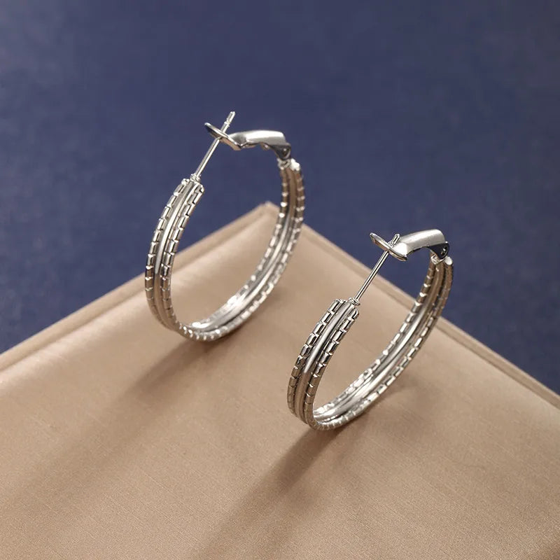 ARETES ARGOLLAS BASICAS PLATEADO DOBLE LINEA