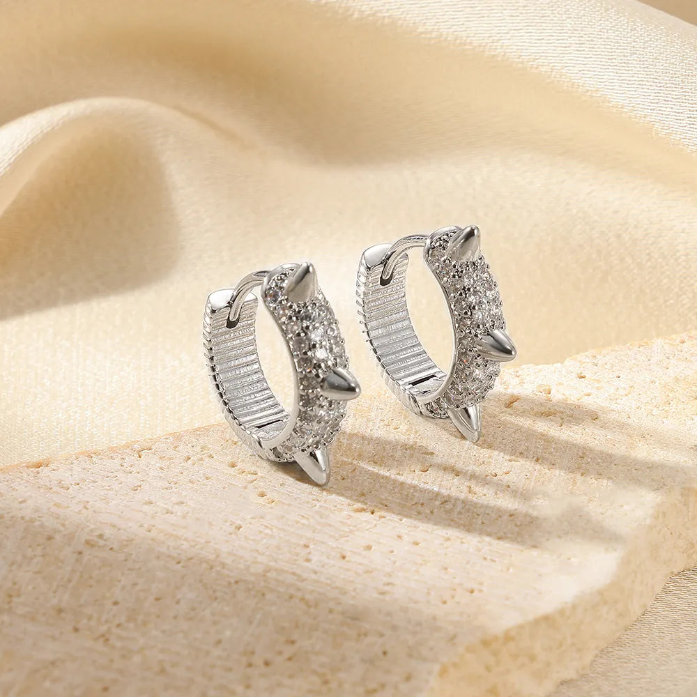 ARETES ARGOLLAS CON PUNTAS ZIRCONES PLATEADO