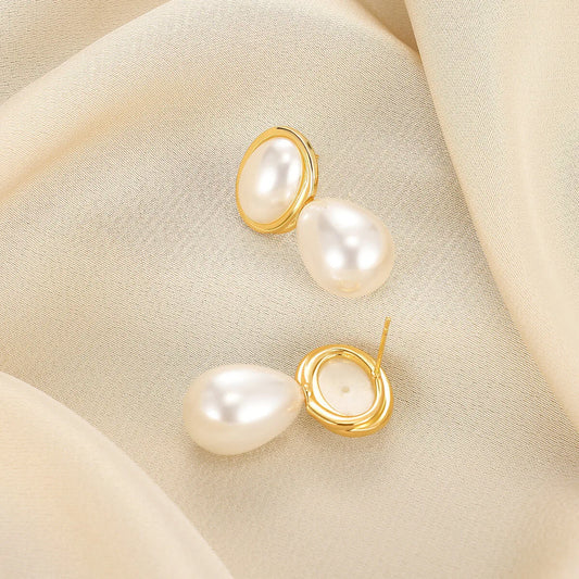 ARETES DOBLE PERLA DORADO
