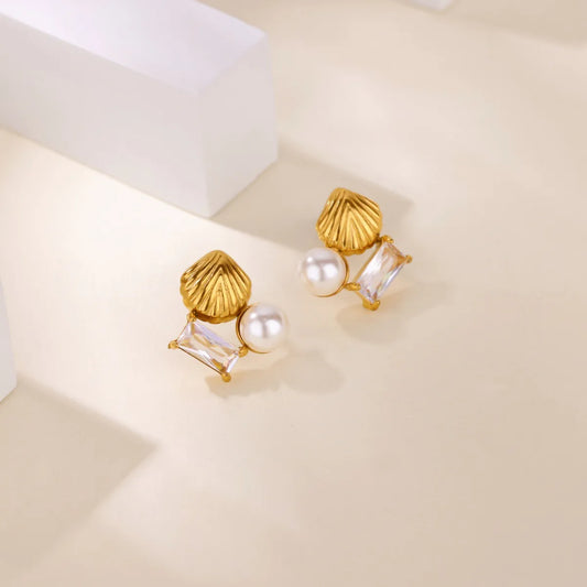 ARETES DE PERLA CON CONCHA DORADO