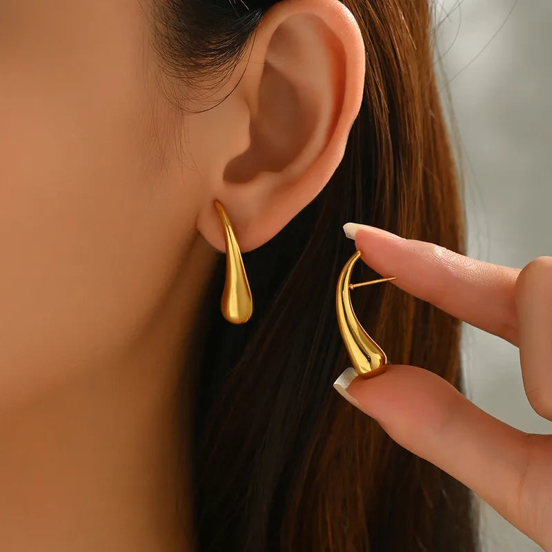 ARETES GOTAS ALARGADAS DORADO