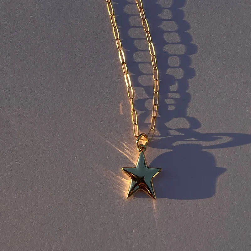 CADENA CON ESTRELLA 3D ESLABONES DORADO