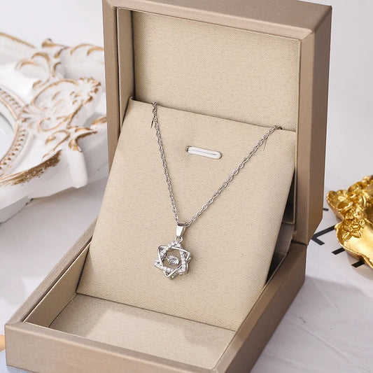 CADENA DIJE DE ESTRELLA CON DISEÑO