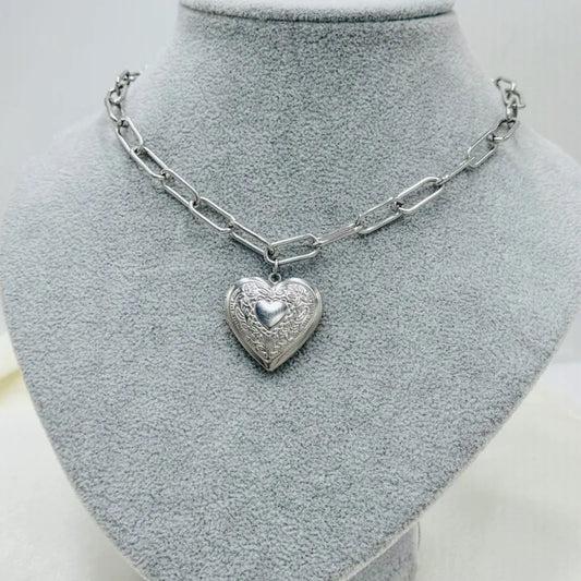 CADENA DIJE CORAZON PLATEADO