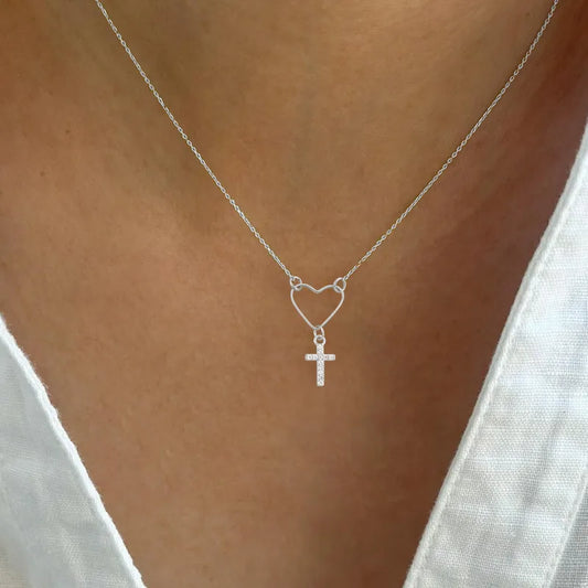 CADENA DIJE CORAZON Y CRUZ