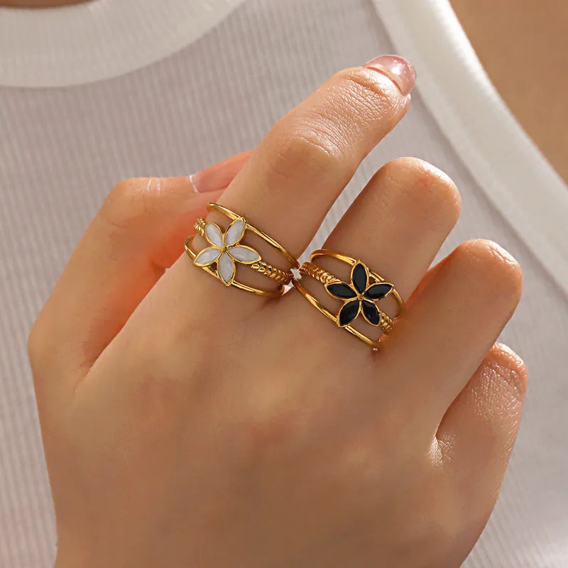 Anillo de flor nacarados