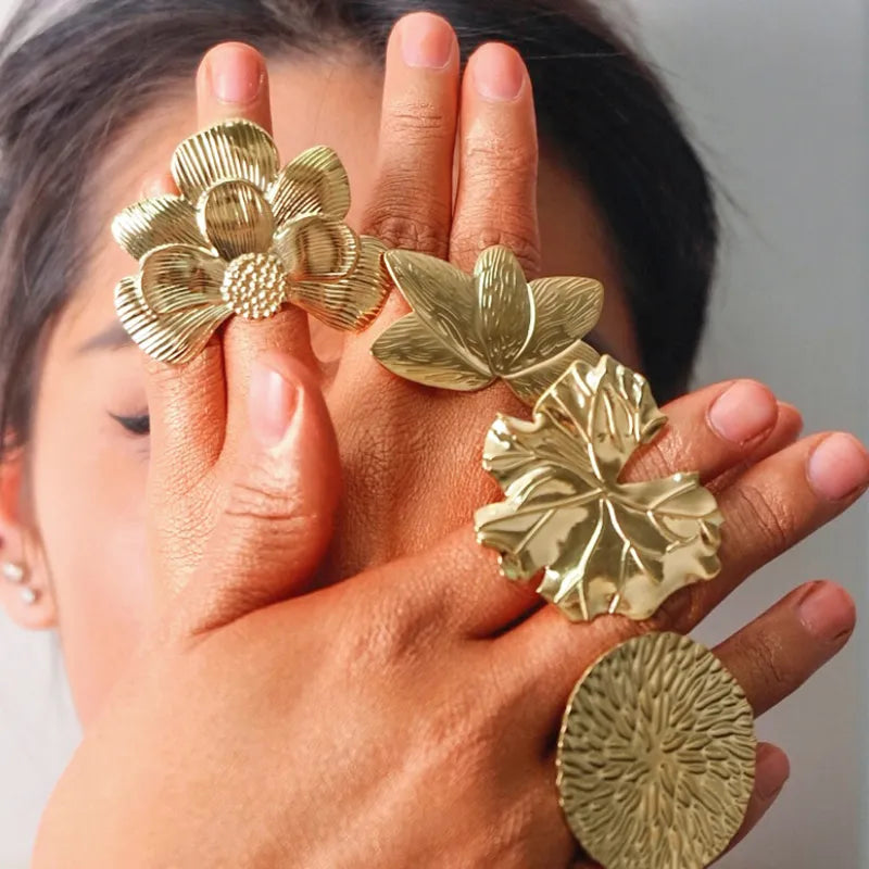 Anillo grande de hojas